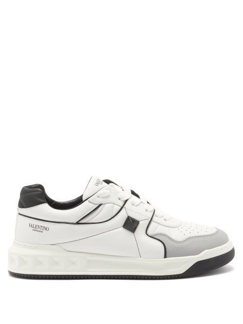 Mens Shoes Valentino Garavani - Rockstud Quilted Panelled Leather Trainers - Mens - Black White