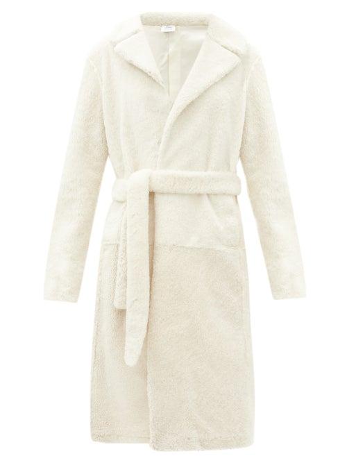 Matchesfashion.com Vetements - Longline Shearling Coat - Womens - White