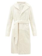 Matchesfashion.com Vetements - Longline Shearling Coat - Womens - White