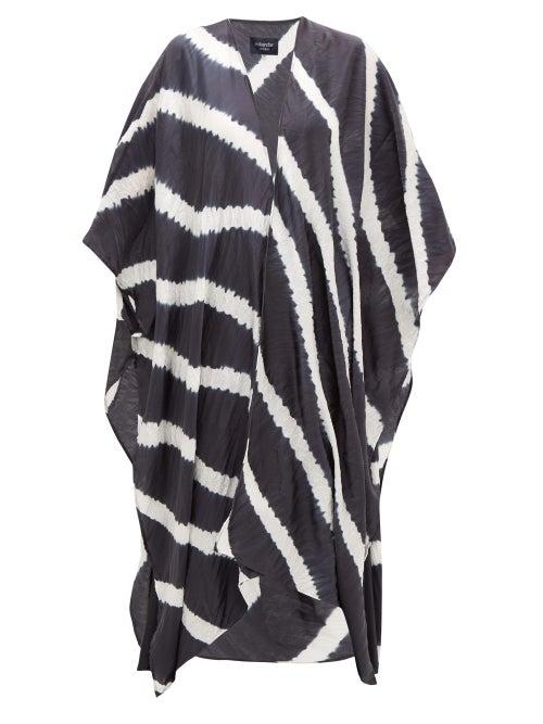 Matchesfashion.com Eskandar - Shibori-dyed Silk-charmeuse Coat - Womens - Grey White