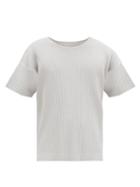 Matchesfashion.com Homme Pliss Issey Miyake - Crew-neck Technical Pleated-jersey T-shirt - Mens - Light Grey
