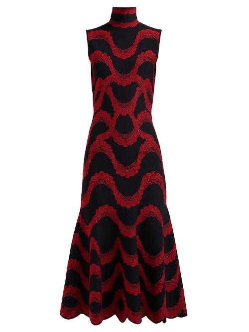 Matchesfashion.com Alexander Mcqueen - Wave Jacquard Scalloped Hem Midi Dress - Womens - Black Red