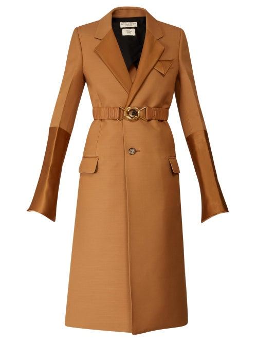 Matchesfashion.com Bottega Veneta - Contrast Panel Belted Single Breasted Coat - Womens - Camel