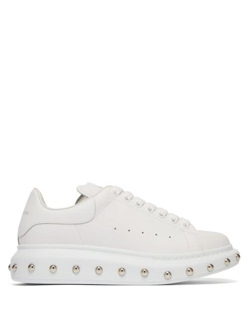 Matchesfashion.com Alexander Mcqueen - Studded Raised Sole Leather Trainers - Womens - White Silver