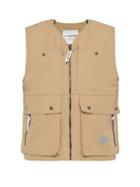 Matchesfashion.com And Wander - Multi Pocket Technical Gilet - Mens - Beige