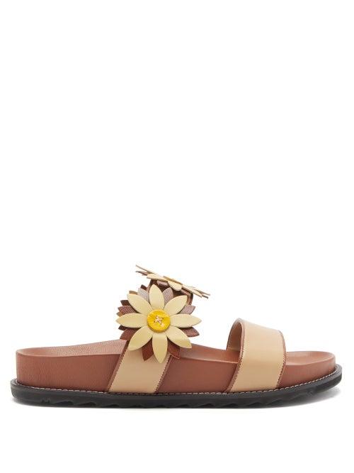 Matchesfashion.com Fabrizio Viti - Ingrid Berkley Daisy-appliqu Leather Slides - Womens - Camel