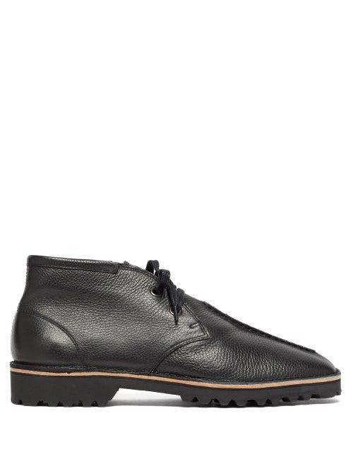 Matchesfashion.com Lemaire - Grained Leather Desert Boots - Mens - Black