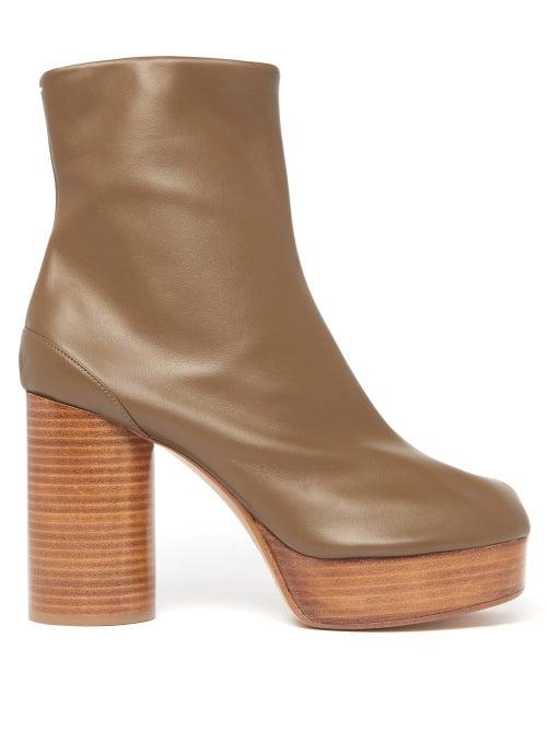 Matchesfashion.com Maison Margiela - Tabi Split Toe Leather Ankle Boots - Womens - Khaki