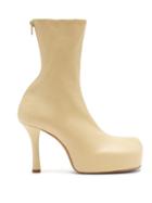 Matchesfashion.com Bottega Veneta - Bv Bold Square-toe Leather Platform Boots - Womens - Cream