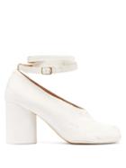 Matchesfashion.com Maison Margiela - Tabi Split Toe Painted Leather Pumps - Womens - White Gold