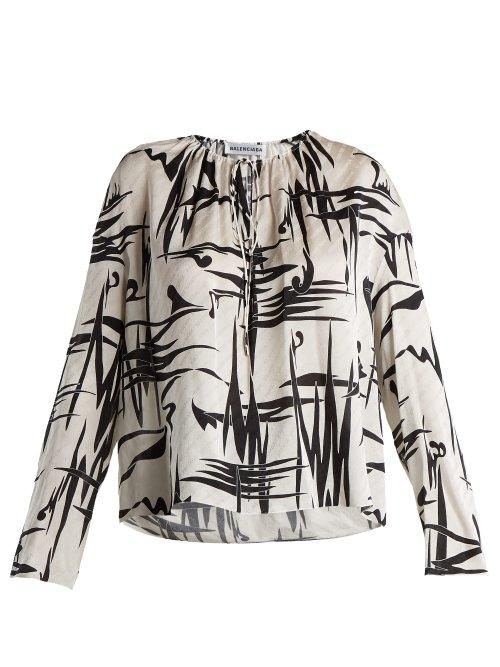 Matchesfashion.com Balenciaga - Abstract Print Logo Jacquard Silk Blouse - Womens - White Multi