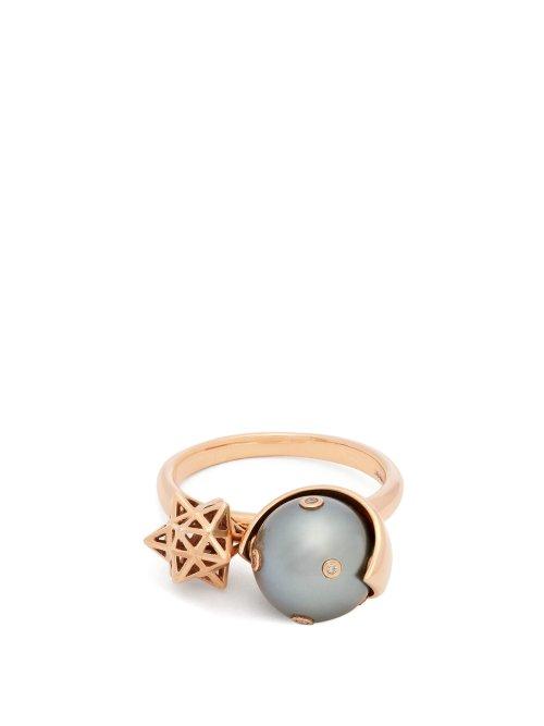 Matchesfashion.com Bibi Van Der Velden - Galaxy Spinning Pearl & 18kt Rose Gold Ring - Womens - Grey