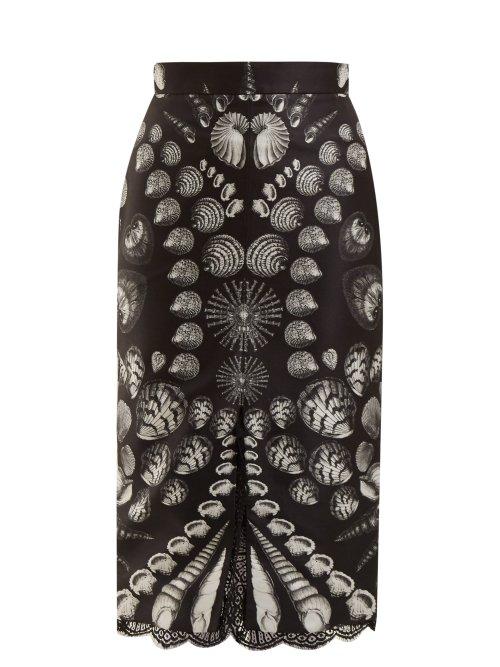 Matchesfashion.com Alexander Mcqueen - Shell Print Lace Trimmed Wool And Silk Blend Skirt - Womens - Black White