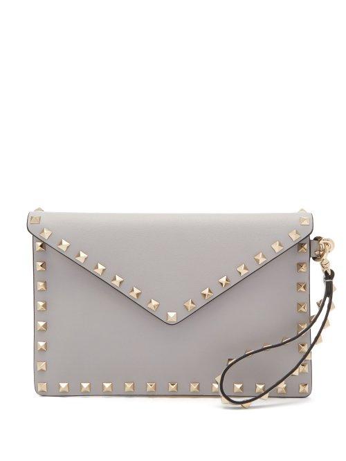 Matchesfashion.com Valentino - Rockstud Leather Envelope Pouch - Womens - Light Grey