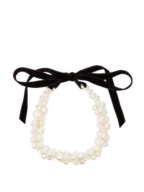 Matchesfashion.com Simone Rocha - Baroque Faux Pearl And Velvet Choker - Womens - Pearl