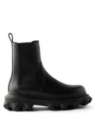 Valentino Garavani - Trackstud Beatle Leather Chelsea Boots - Mens - Black