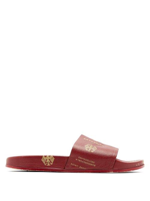 Matchesfashion.com Vetements - Passport Print Grained Leather Slides - Mens - Burgundy