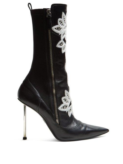 Matchesfashion.com Alexander Mcqueen - Embroidered Leather Ankle Boots - Womens - Black White
