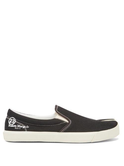 Matchesfashion.com Maison Margiela - Tabi Split-toe Canvas Slip-on Trainers - Mens - Black White