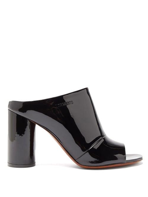 Matchesfashion.com Vetements - Logo-debossed Patent-leather Mules - Womens - Black
