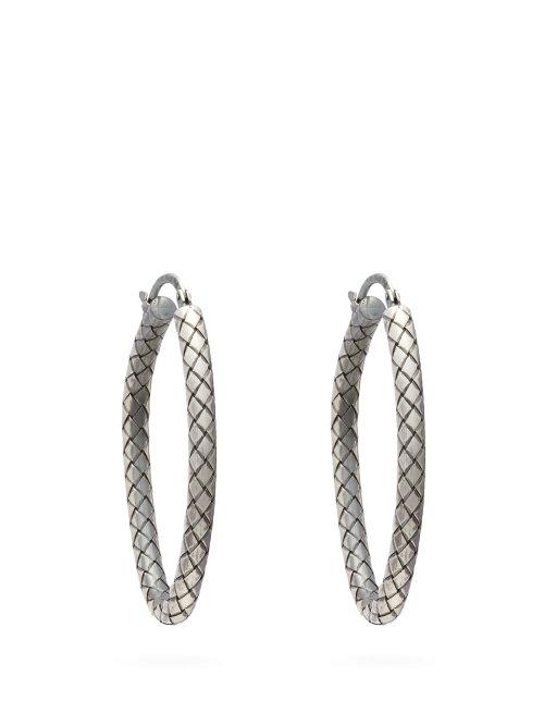 Matchesfashion.com Bottega Veneta - Intrecciato Engraved Sterling Silver Hoop Earrings - Womens - Silver