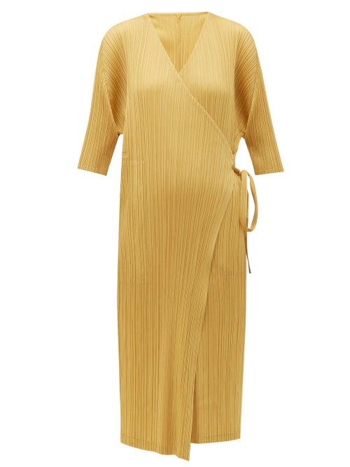 Matchesfashion.com Pleats Please Issey Miyake - V Neck Pleated Wrap Jacket - Womens - Yellow
