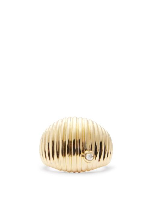 Matchesfashion.com Yvonne Leon - Diamond & 9kt Gold Ring - Womens - Yellow Gold