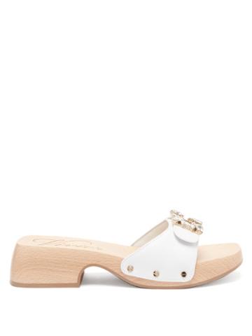 Matchesfashion.com Roger Vivier - Vive Crystal-buckle Leather Clog Slides - Womens - White