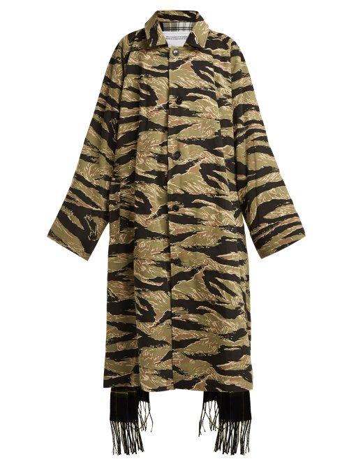 Matchesfashion.com Vetements - Reversible Camouflage And Scarf Trench Coat - Womens - Green Multi