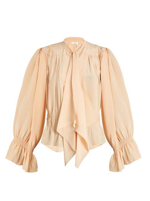 Matchesfashion.com Chlo - Tie Neck Gathered Silk Crepe De Chine Blouse - Womens - Beige