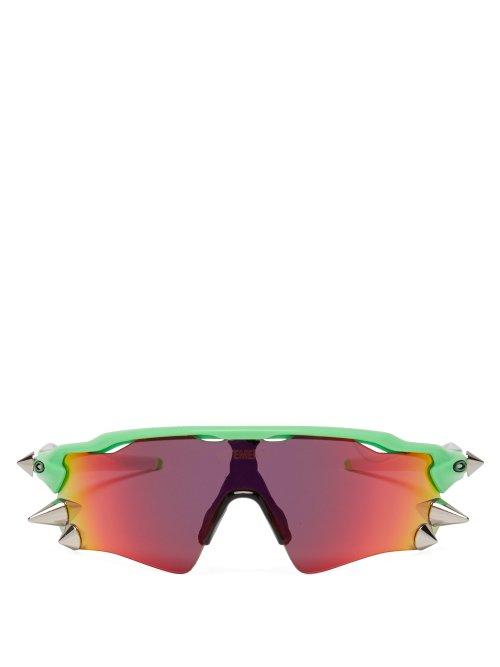 Matchesfashion.com Vetements - X Oakley Spikes 200 Sunglasses - Womens - Orange Multi