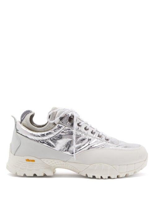 Matchesfashion.com Roa - Neal Metallic Suede Hiking Shoes - Mens - White Silver