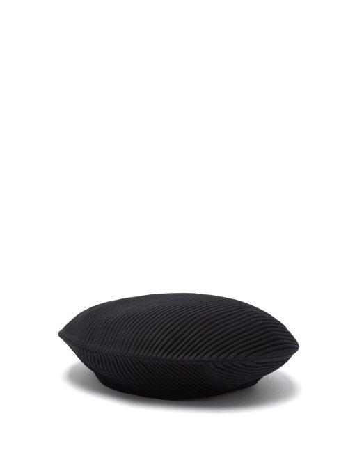 Matchesfashion.com Pleats Please Issey Miyake - Pleated Velvet Beret - Womens - Black