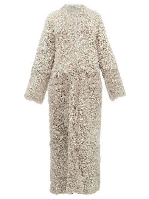 Matchesfashion.com Raey - Collarless Curly Shearling Maxi Coat - Womens - Grey