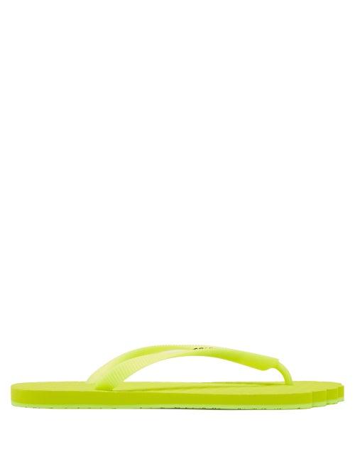Matchesfashion.com Vetements - Foot-shaped Logo-embossed Rubber Flip Flops - Womens - Yellow