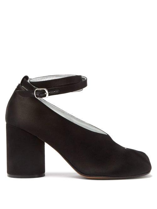 Matchesfashion.com Maison Margiela - Tabi Split Toe Satin Pumps - Womens - Black