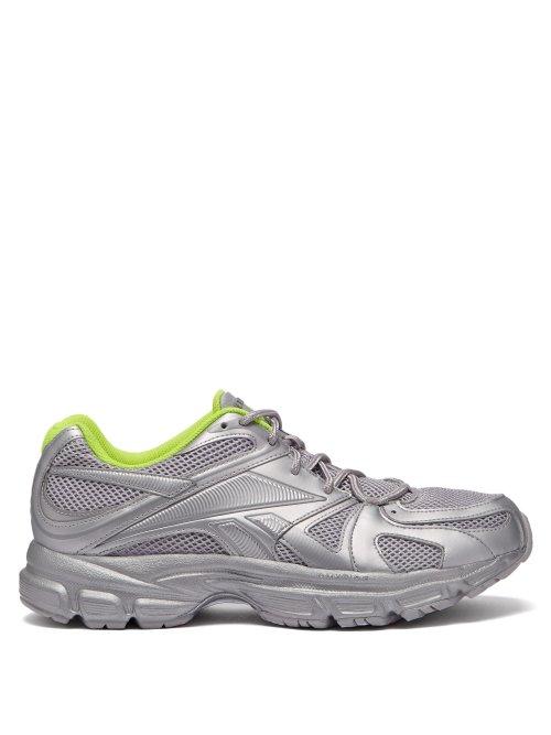 Matchesfashion.com Vetements - Spike Runner 200 Low Top Trainers - Mens - Silver