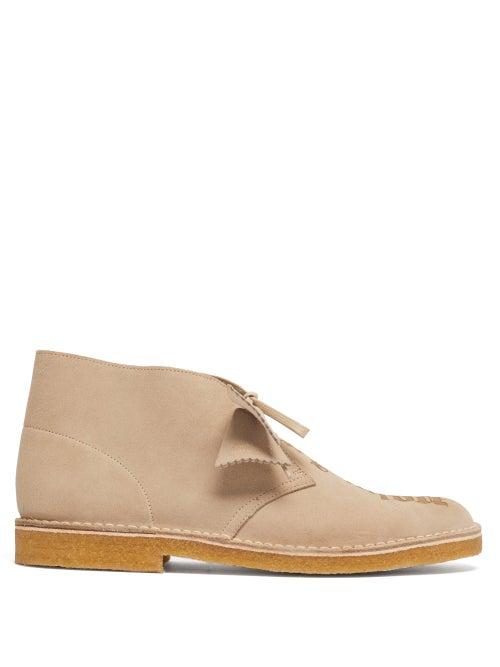 Matchesfashion.com Palm Angels - Logo-stamped Suede Desert Boots - Mens - Beige