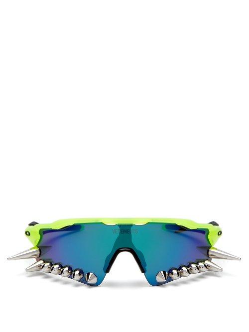 Matchesfashion.com Vetements - X Oakley Spikes 400 Sunglasses - Mens - Green