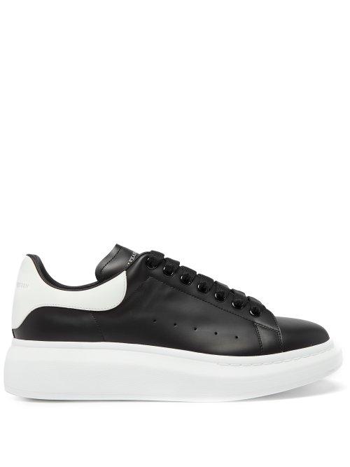 Matchesfashion.com Alexander Mcqueen - Raised Sole Low Top Trainers - Mens - Black White