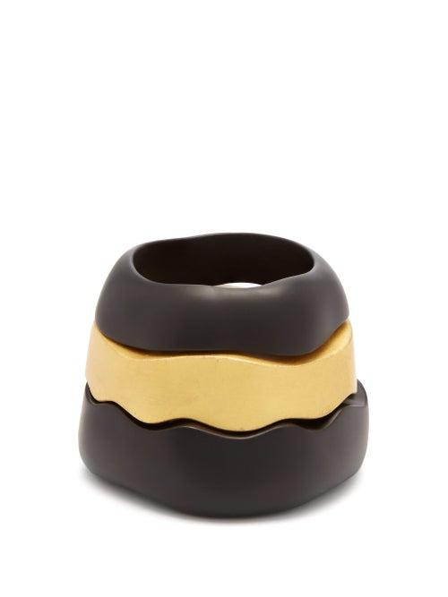 Matchesfashion.com Vanda Jacintho - Set Of Three Wave Wood Stacking Bracelets - Womens - Black Gold