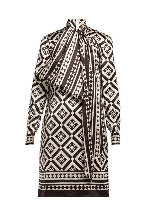 Matchesfashion.com Mary Katrantzou - Lyonel Geometric Print Satin Dress - Womens - Black White