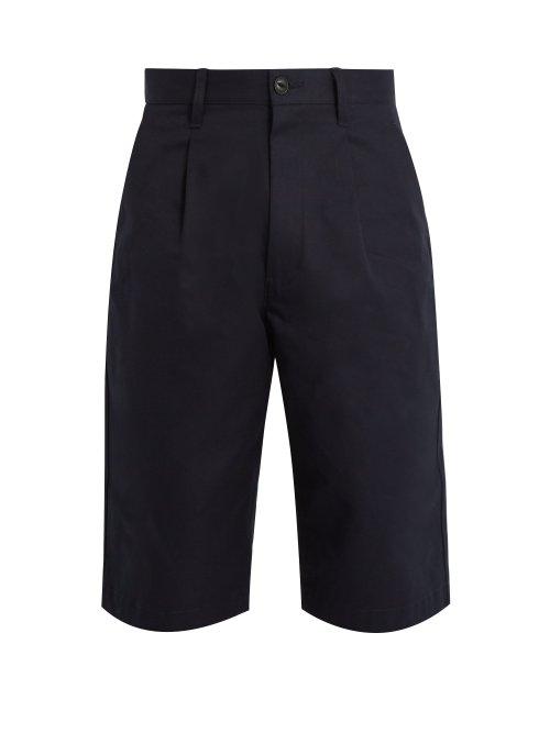 Matchesfashion.com Junya Watanabe - Pleat Detail Cotton Twill Shorts - Mens - Navy