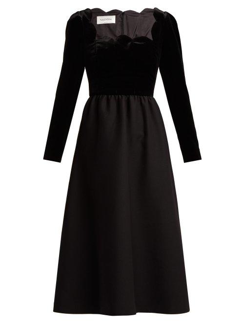 Matchesfashion.com Valentino - Scalloped Edge Wool And Silk Blend Midi Dress - Womens - Black