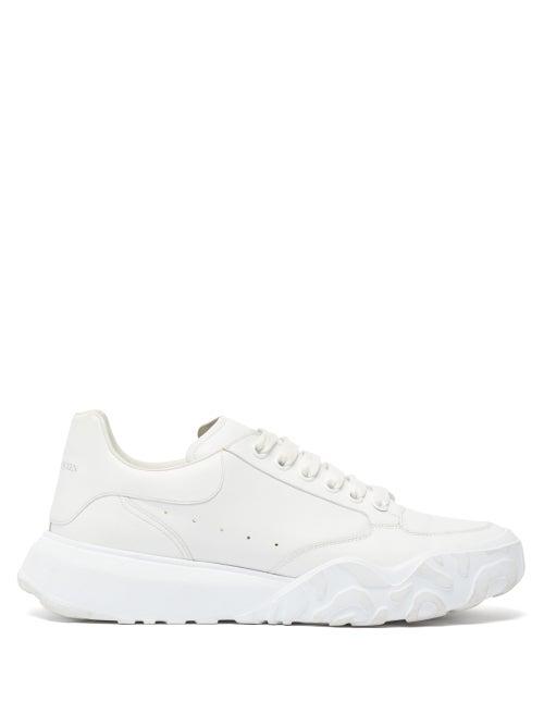 Matchesfashion.com Alexander Mcqueen - Court Raised-sole Leather Trainers - Womens - White