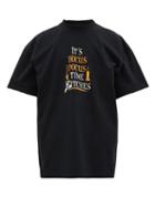 Matchesfashion.com Vetements - Hocus Pocus Print Crew Neck Jersey T Shirt - Mens - Black