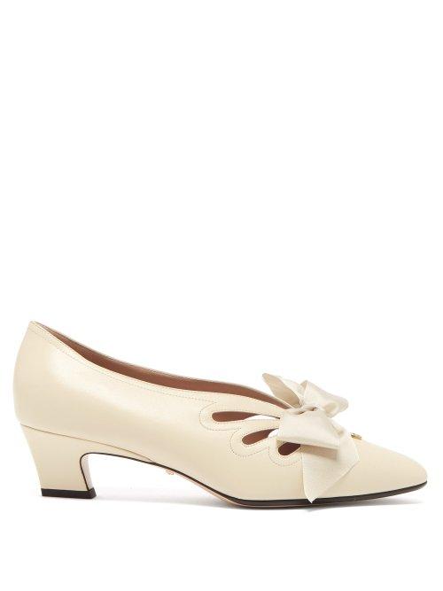 Matchesfashion.com Gucci - Berith Bow Leather Pumps - Womens - Cream