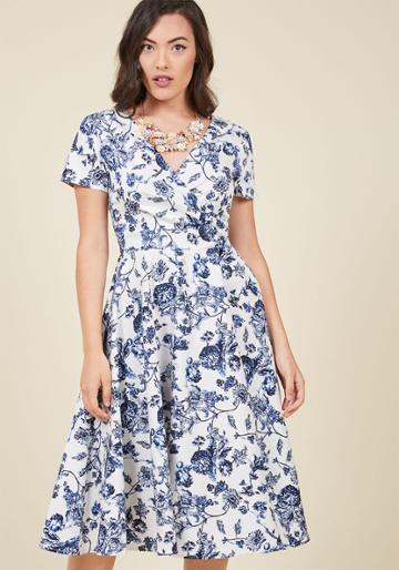 Collectif Collectif Go For Baroque Floral Midi Dress In Xxl