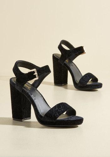  Emboss Around Velvet Heel In 10