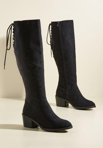  Stunning In Place Block Heel Boot In 6